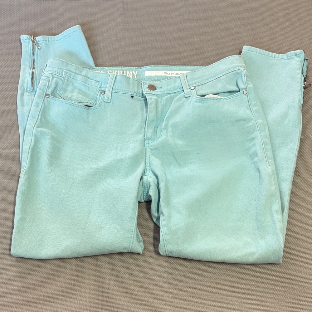 DKNY Women's sz 6 City Skinny Jeans in Light Blue zipper ankle